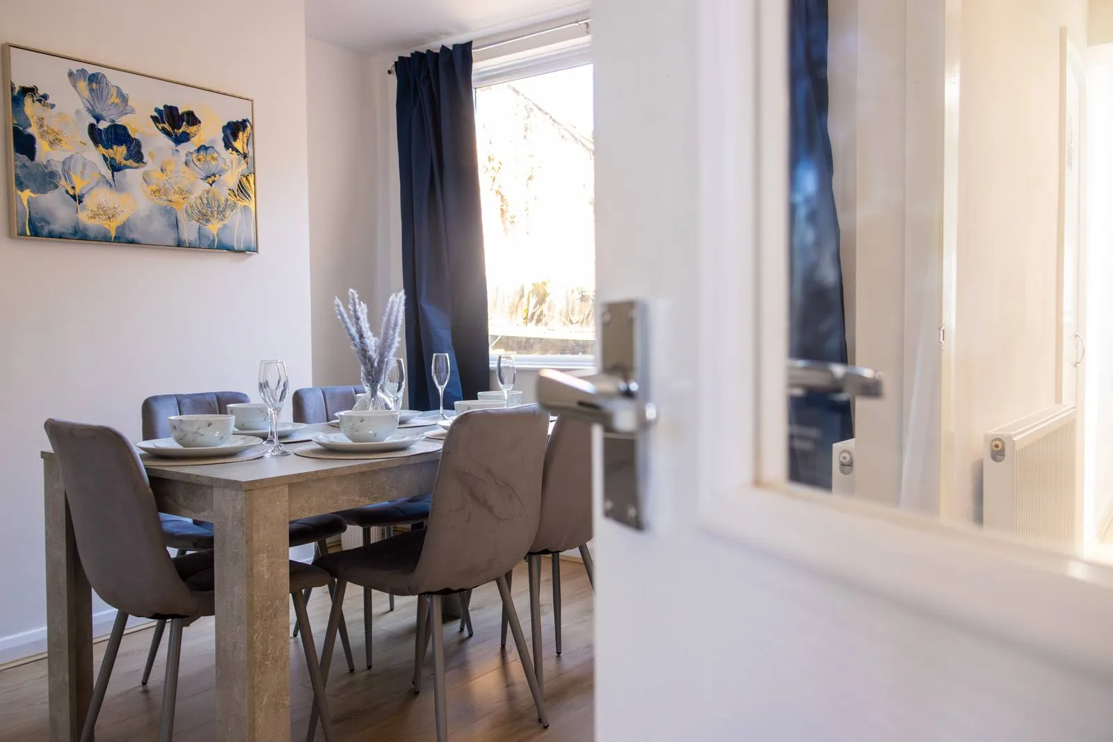 Sullivan Heights Coventry — dining area