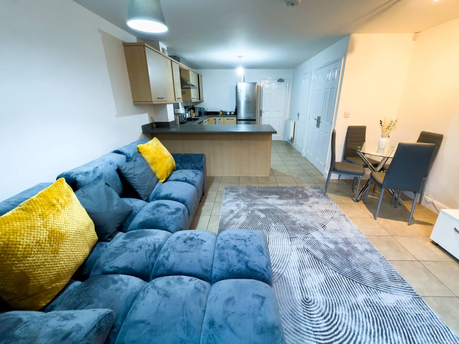 Comfortable accommodation in Coventry by Maine Stays