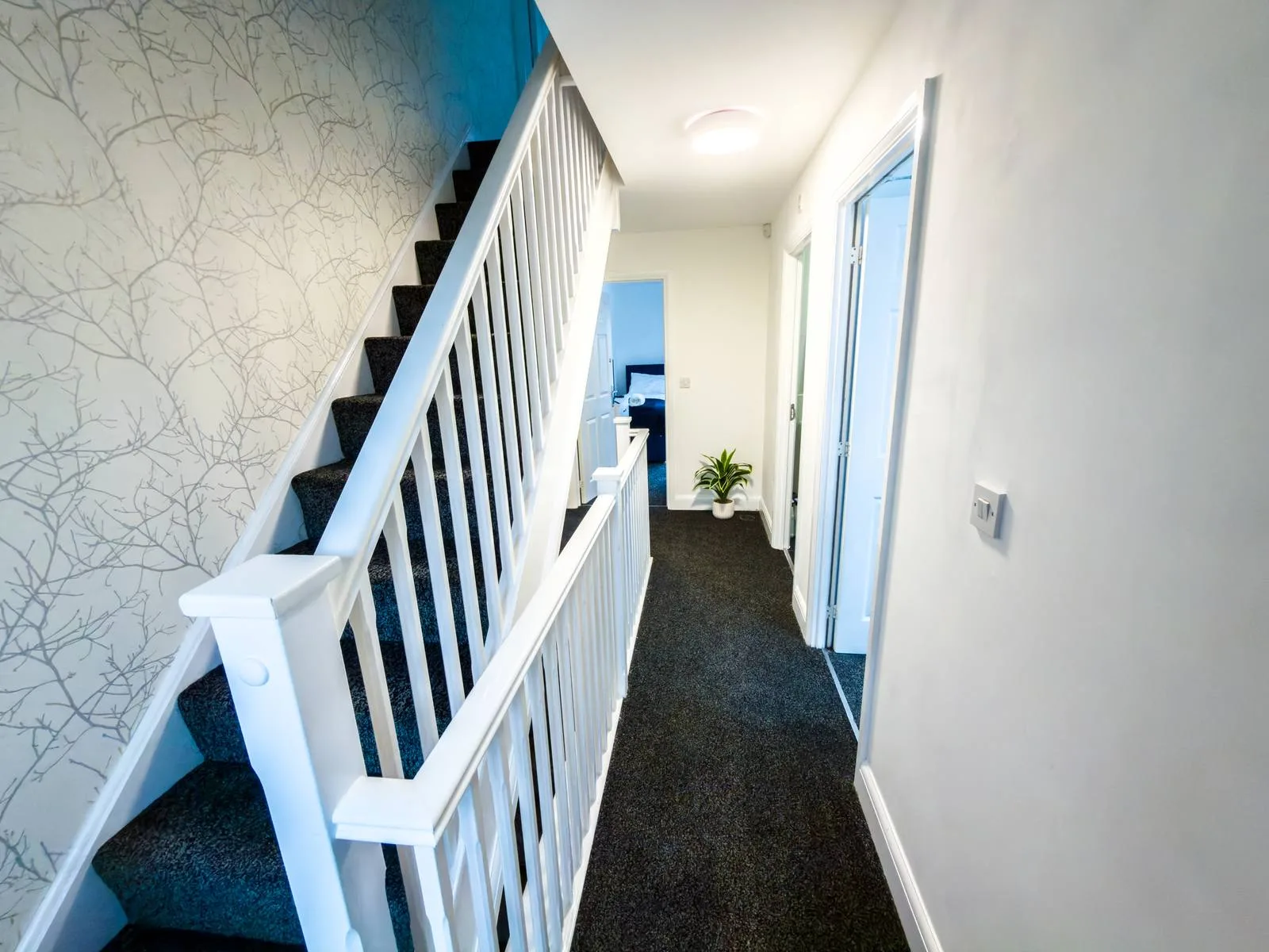 Comfortable accommodation in Coventry by Maine Stays