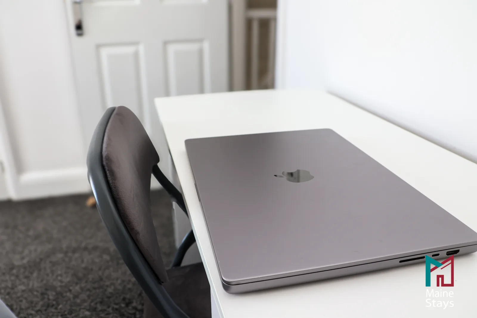 Humber Hub Coventry - Bedroom 4: bedroom4 laptop desk
