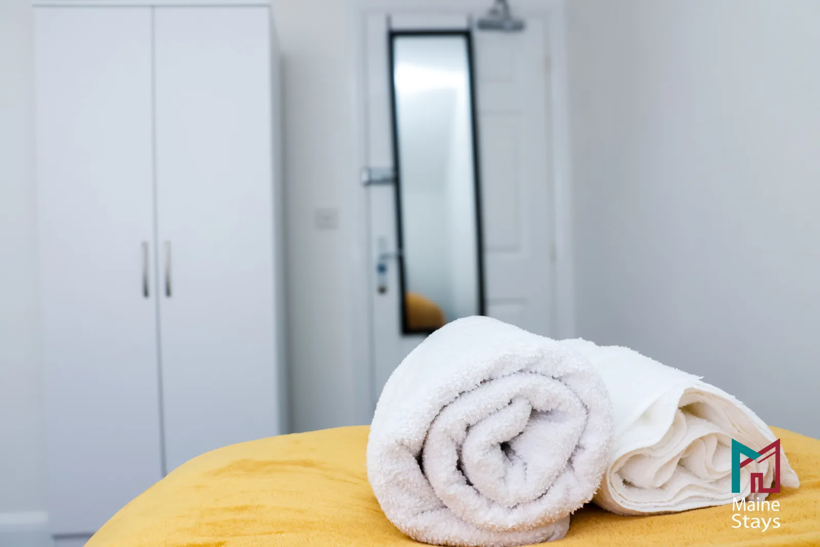 Humber Hub Coventry - Bedroom 4: bedroom4 towels ensuite
