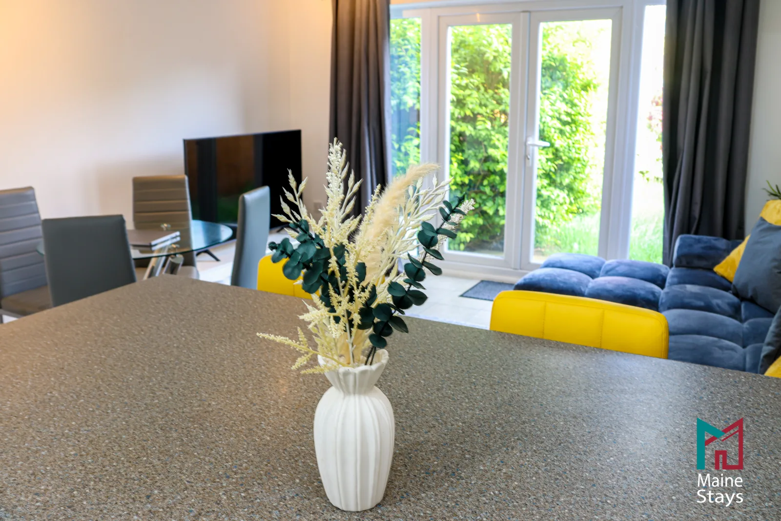 Humber Hub Coventry - Open-plan kitchen, dining and lounge: open plan vase detail b