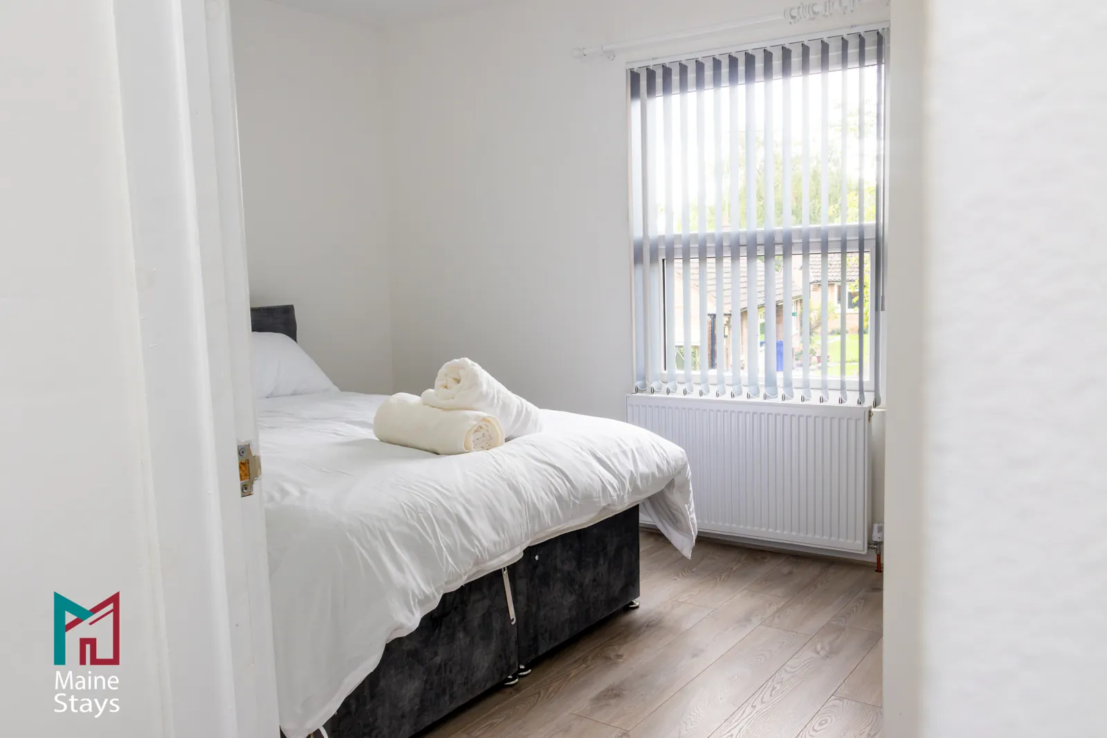 The Dudley Lounge — Double bedroom seen from the doorway